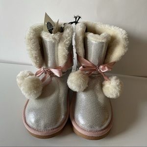 🌟Host Pick🌟 Silver Pom Pom Boots Girls Size 1